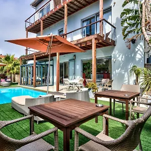 4* Hotel The One 8 In Point - Solar Power